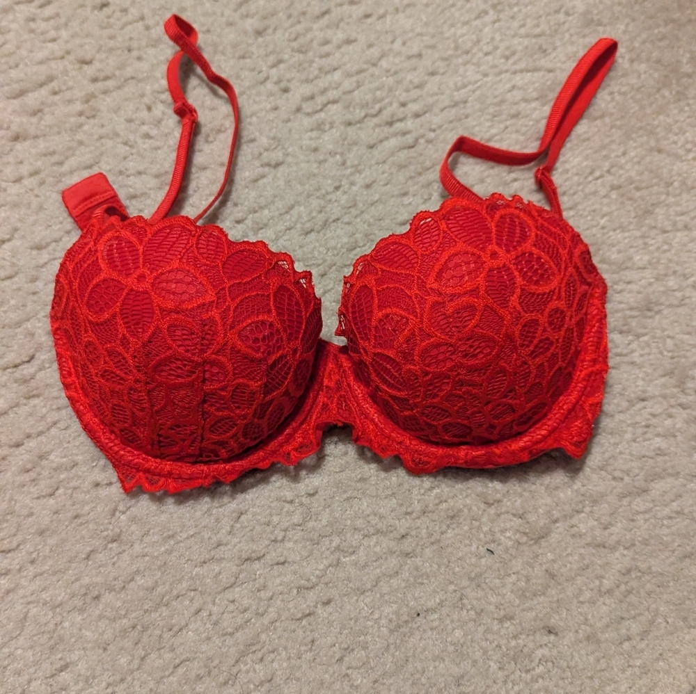 Victoria's Secret Vibrant Red Lace Bra